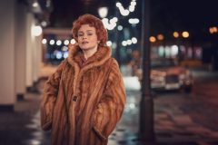 「多面的な（女性の役は）プレゼントのような役柄でした」ヘレナ・ボナム・カーターが実在の女優ノリーを演じた