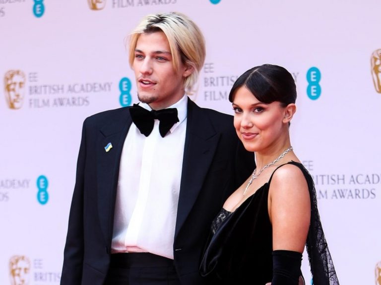 ミリー・ボビー・ブラウン、“義理の父”ボン・ジョヴィは結婚式では「歌わない」と明かす