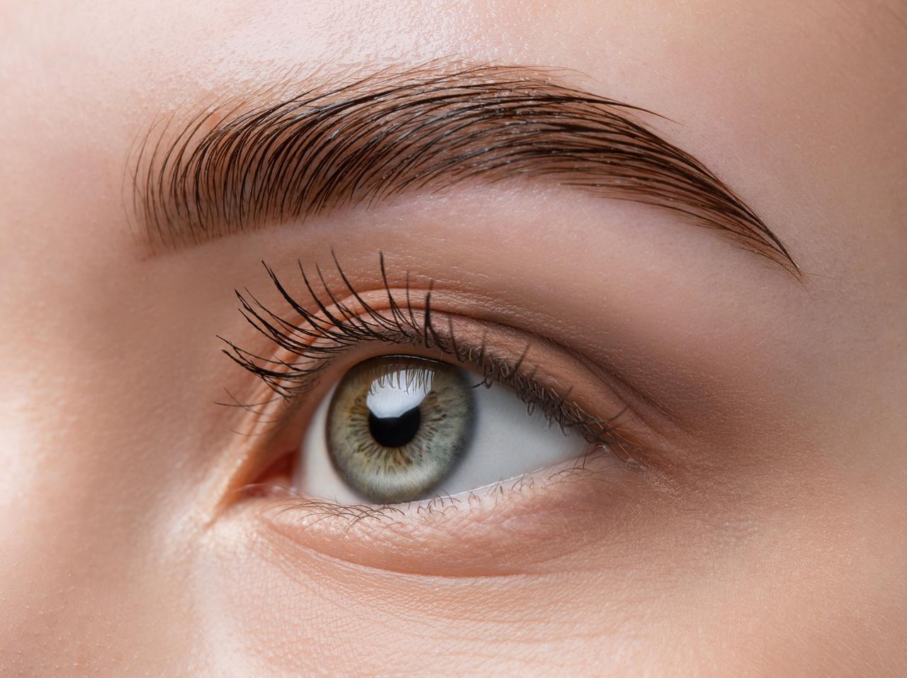 眉毛の最新アートメイク「ナノブレーディング」が海外で人気急上昇