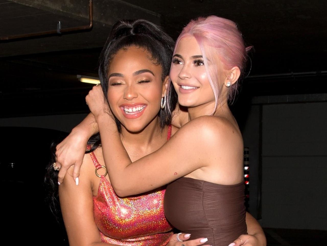 妊娠中の姉を“浮気”で裏切った元親友とバッタリ!カイリー・ジェンナーと元親友のやり取りが話題