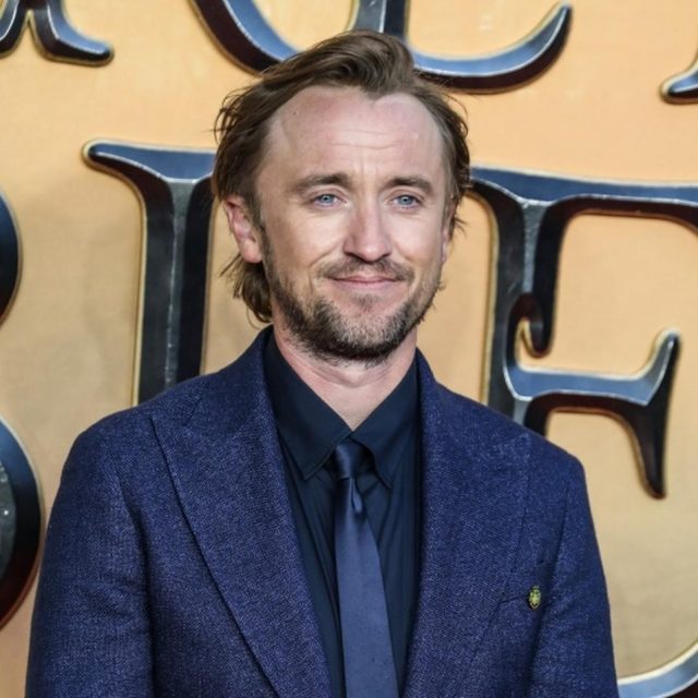 『ハリー・ポッター』のキャストは今でも仲良し！マルフォイ役が同級生&父と再会