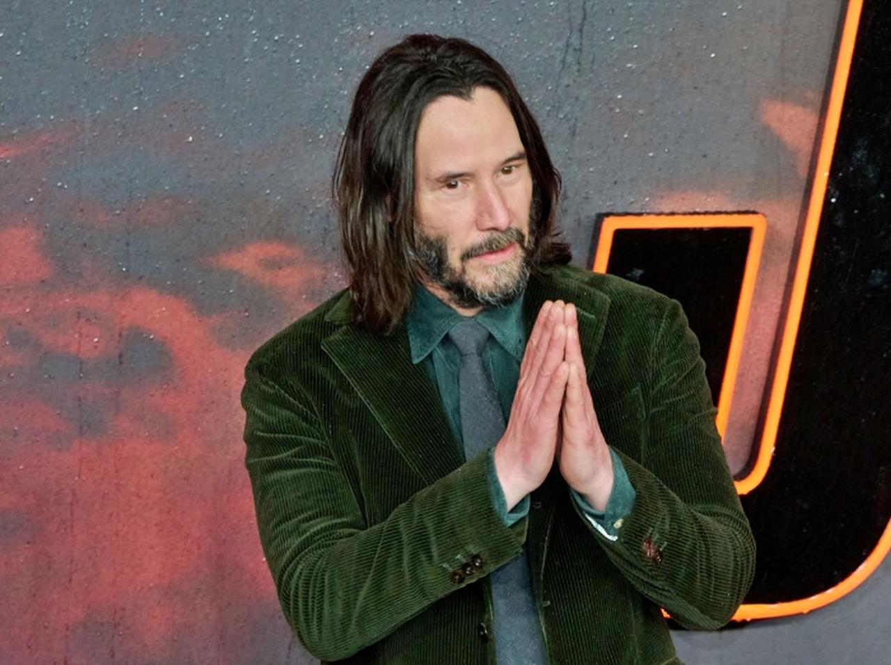 キアヌ・リーブスが小説家デビュー！7月に『The Book of Elsewhere』を出版