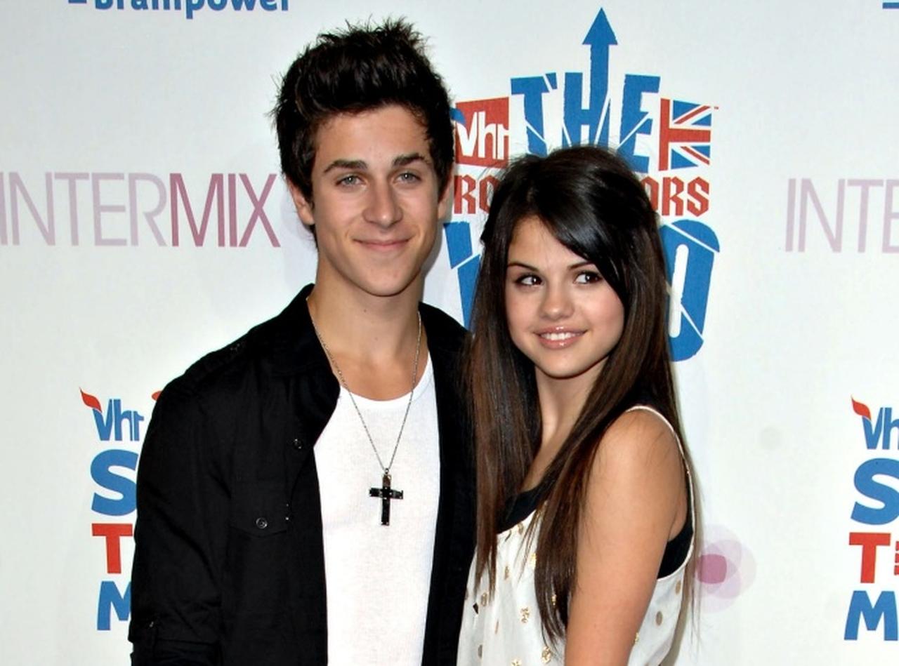 セール中…セレーナ・ゴメス直筆サイン入り写真…ウェイバリー通りのウィザードたち④ セレーナ・ゴメス直筆サイン入り写真…ウェイバリー通りの