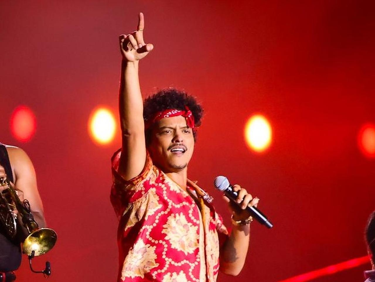 ブルーノ・マーズ、日本限定の『日本語グッズ』がヤバい