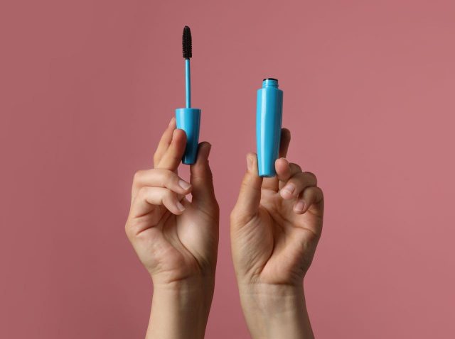 まつげのボリュームを爆上げしたい！手持ちのマスカラでできるテクニック3選