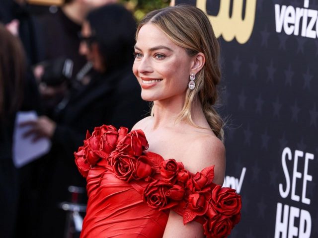 合計100カラットのダイヤモンド！マーゴット・ロビーがつけたジュエリーが圧巻