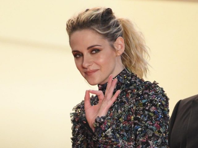 クリステン・スチュワート、レッドカーペットを歩くのは「緊張する」と告白