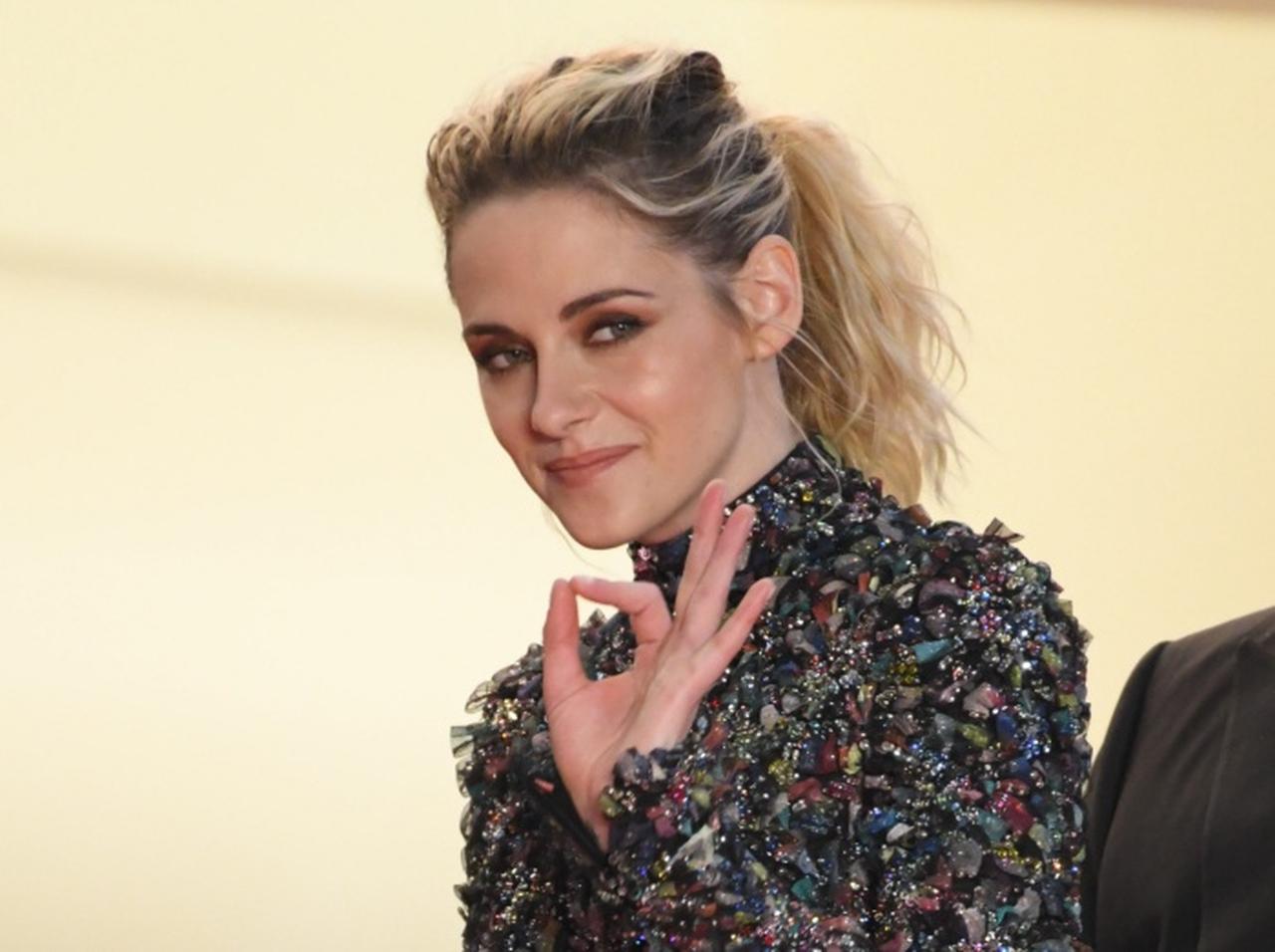 クリステン・スチュワート、レッドカーペットを歩くのは「緊張する」と告白