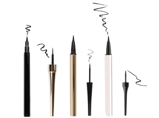 「アイライン」がにじむのを防ぐには？アイライナーがにじみにくくなるコツ4選