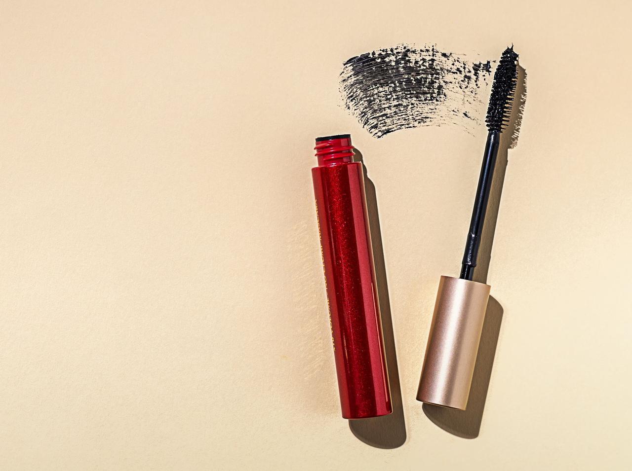 『マスカラ』でダマになるのを防ぐ!ダマになりにくい3つのコツ