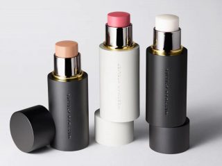 究極の「すっぴん風メイク」をかなえる！あるブランドのスティックコスメに注目