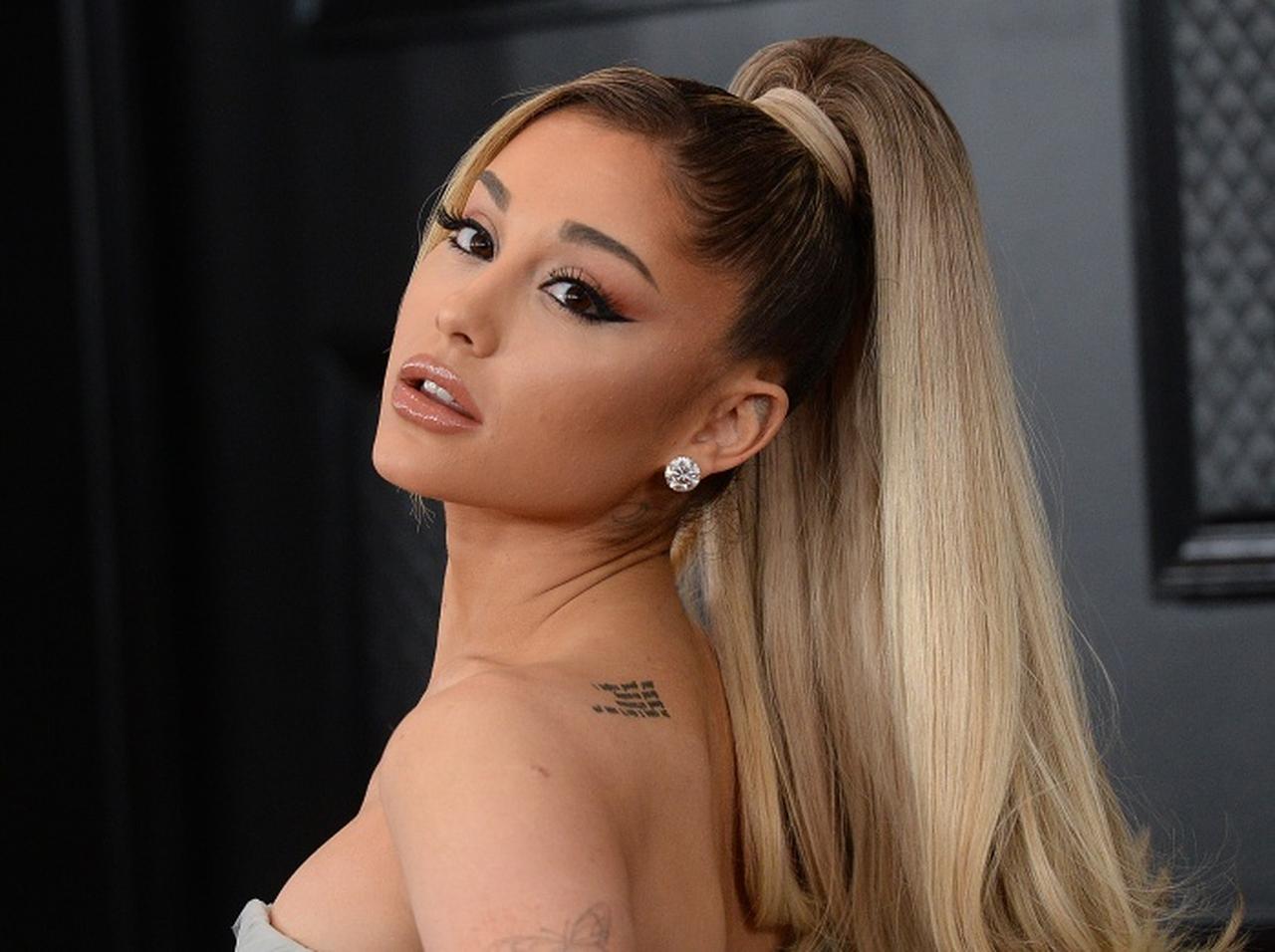 アリアナ・グランデ、未発表曲を流出させた人たちに「刑務所で会いましょう」とチクリ