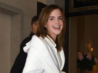 エマ・ワトソン、愛車がレッカー移動されたことに反応