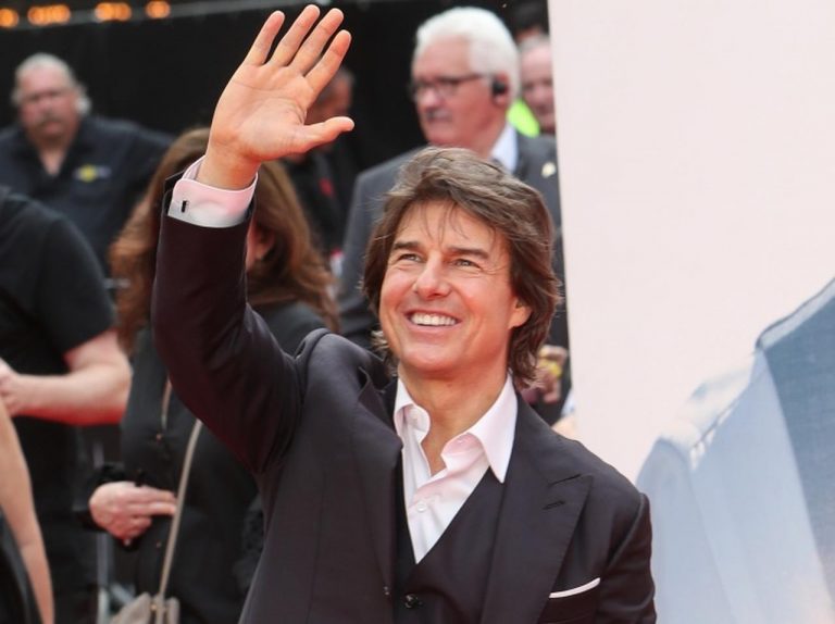 トム・クルーズと年下彼女の“出会い”は「お茶会」だった