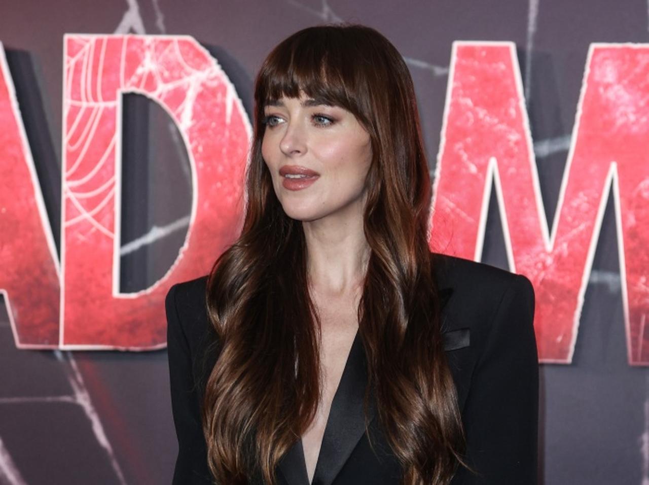 ダコタ・ジョンソン、『マダム・ウェブ』の脚本に「大幅な変更」が加えられたことを明かす