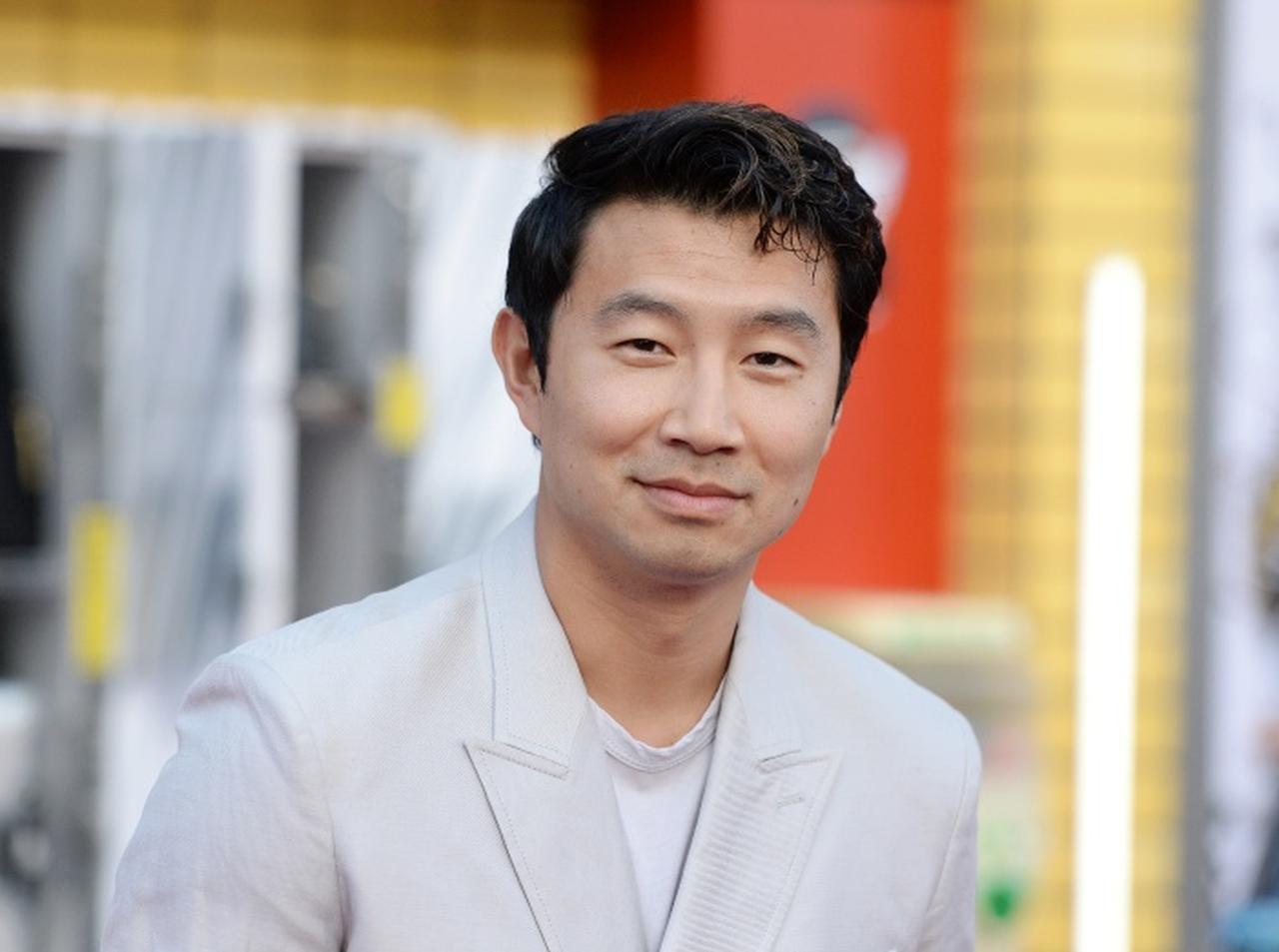 MCU初のアジア系ヒーローが日本でプリクラにチャレンジ