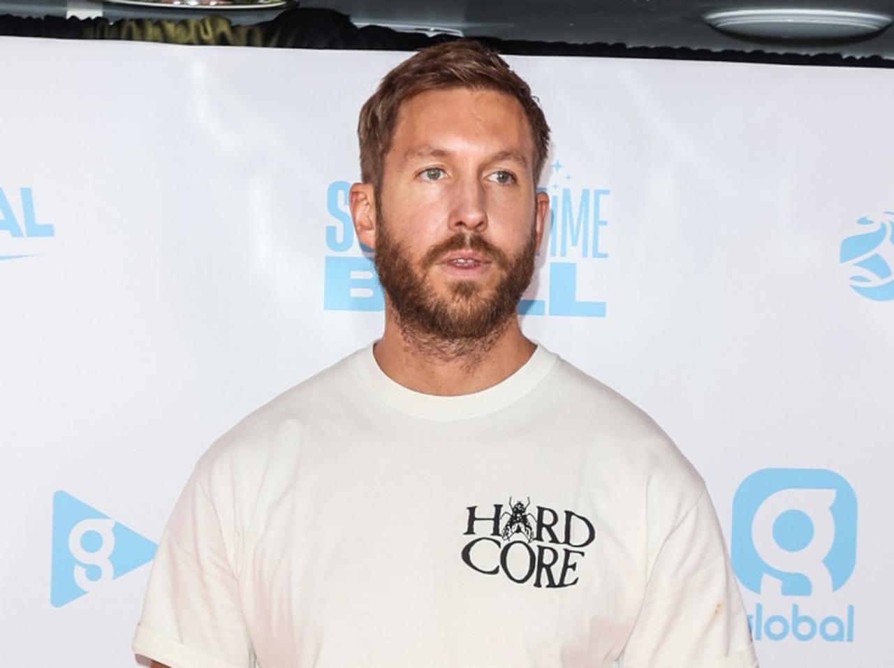 人気DJの『時差ボケを防ぐ方法』が斬新すぎて客室乗務員に「初めて見た」と驚かれる