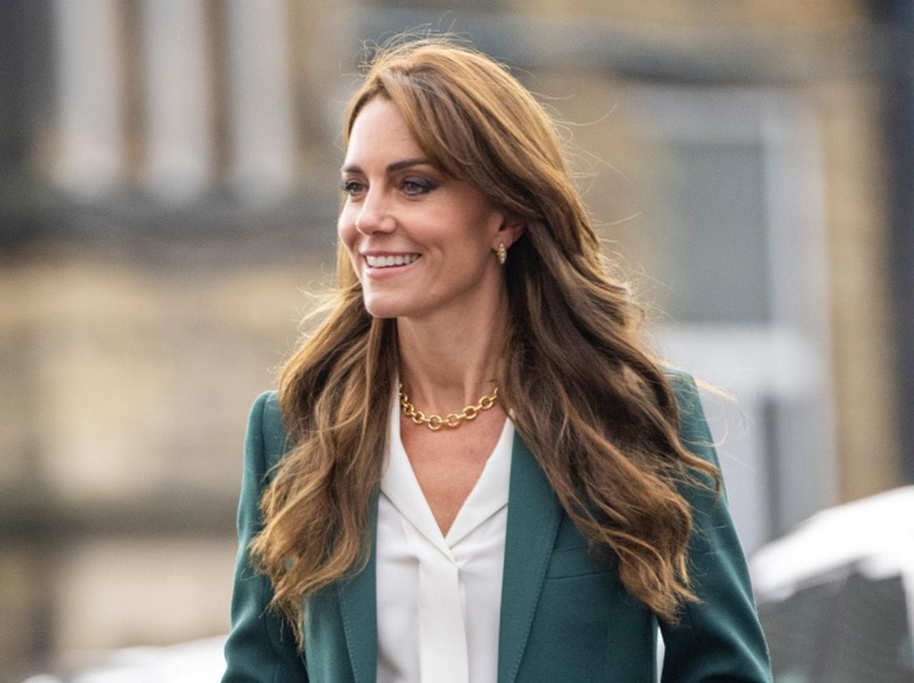 キャサリン妃がウィリアム皇太子と車に乗る姿を撮影したカメラマンが「加工疑惑」を否定