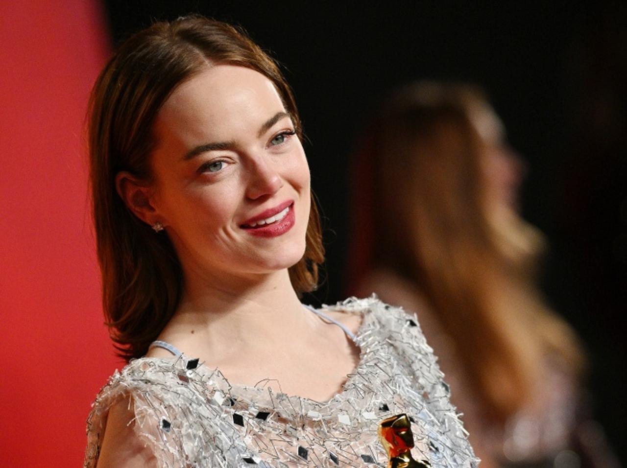 エマ・ストーン、アカデミー賞授賞式で話題になったシーンをめぐる「憶測」を否定