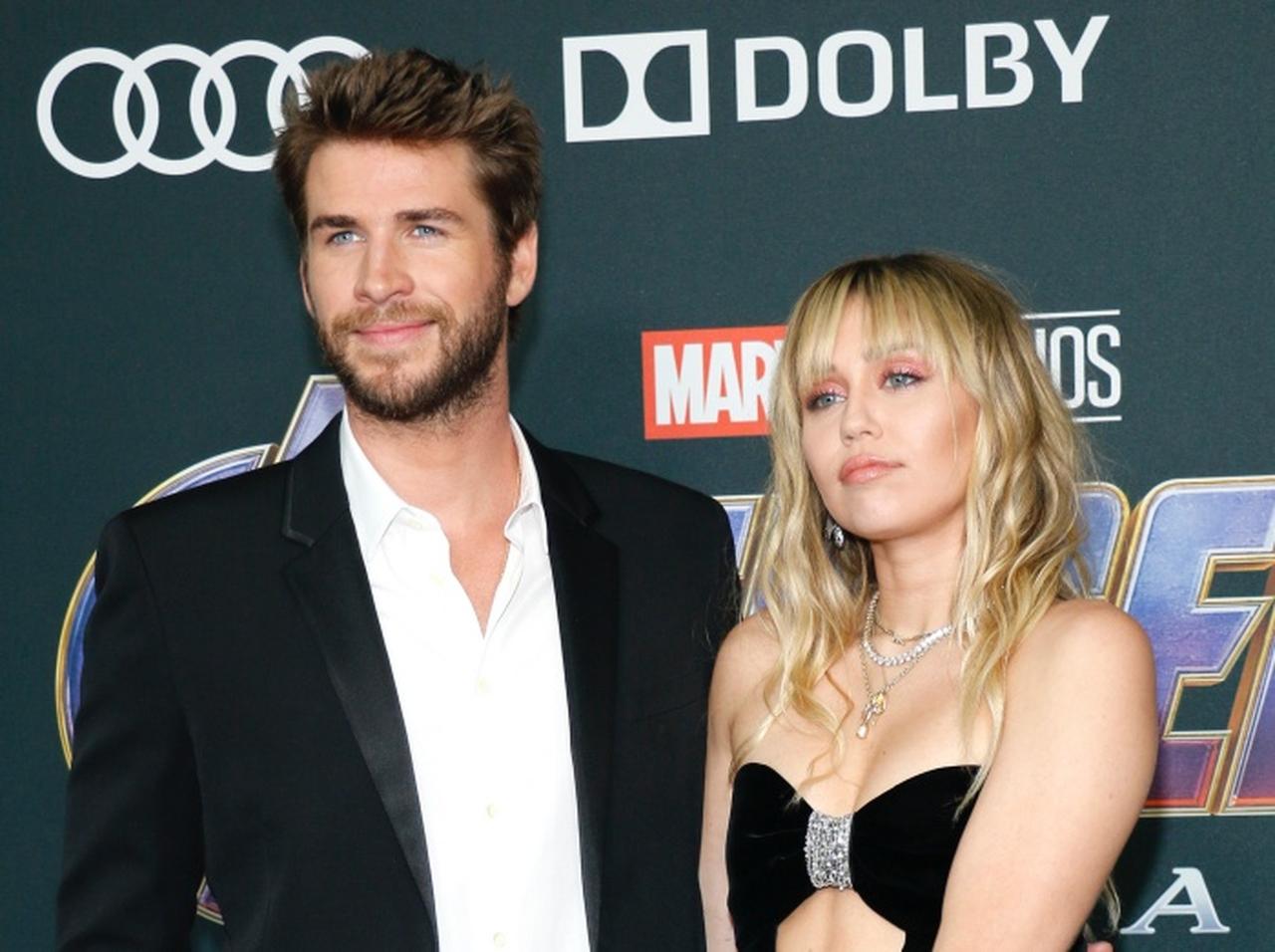 マイリー・サイラスの妹、リアム・ヘムズワースの写真に「いいね」をしたことに対する批判に反論