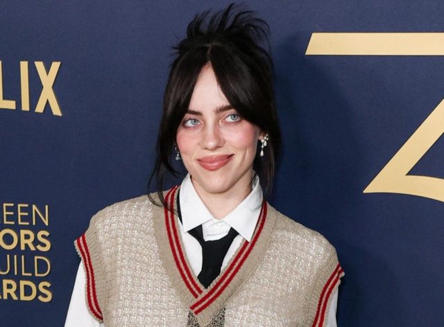 ビリー・アイリッシュ、“親しい友達”だけに見せた際どい場所に入ったタトゥー