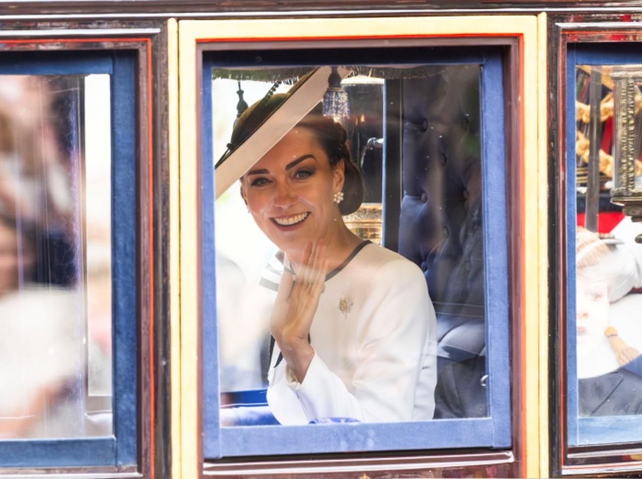 キャサリン妃、久々の公の場で着用したドレスはアップサイクルされた1着だった