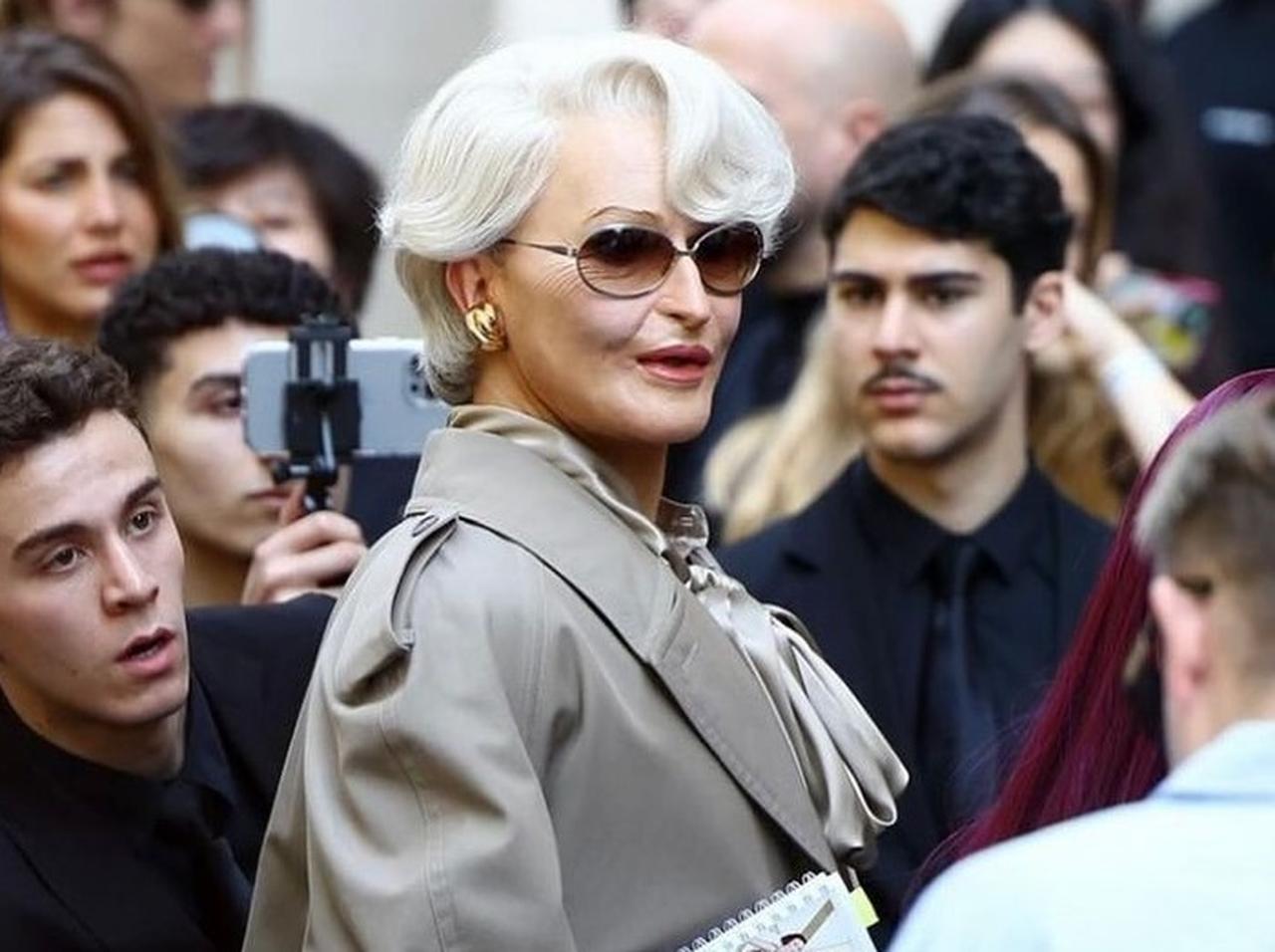 『プラダを着た悪魔』のミランダ？そっくりさんにザワつく