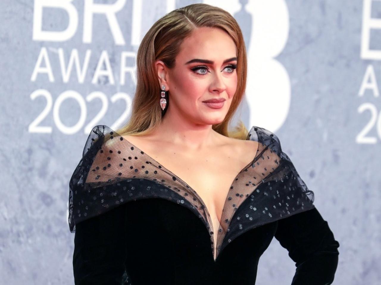 アデル、「プライドなんて最悪」と言ったファンに公演中に反撃