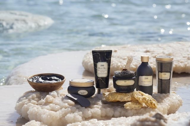 美と健康の聖地からのギフト　サボンから漆黒のバスリチュアル『デッドシー コレクション』が登場