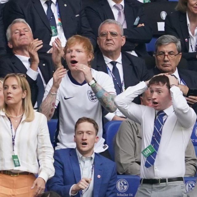 エド・シーランがEURO2024を観戦、試合中に一喜一憂する姿に親近感