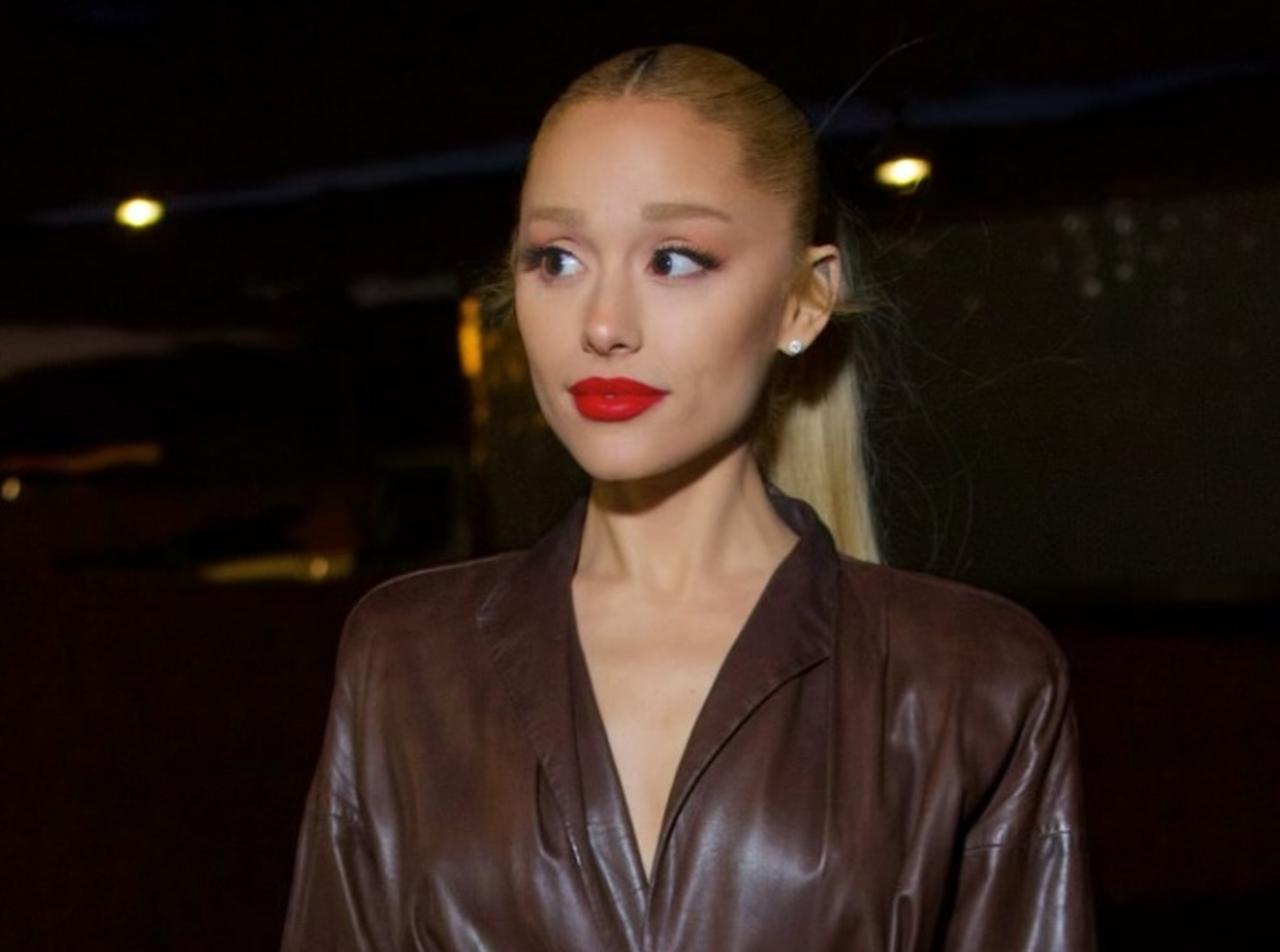 アリアナ・グランデ、スマホのロック画面に注目が集まる