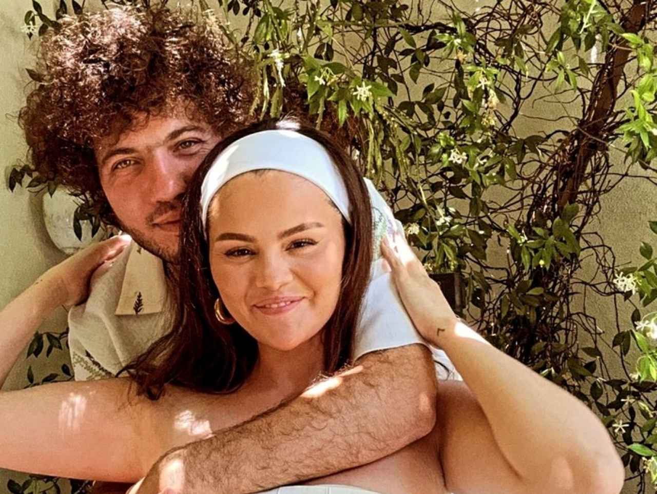 セレーナ・ゴメス、32歳の誕生日につけていたネックレスに恋人が大喜び