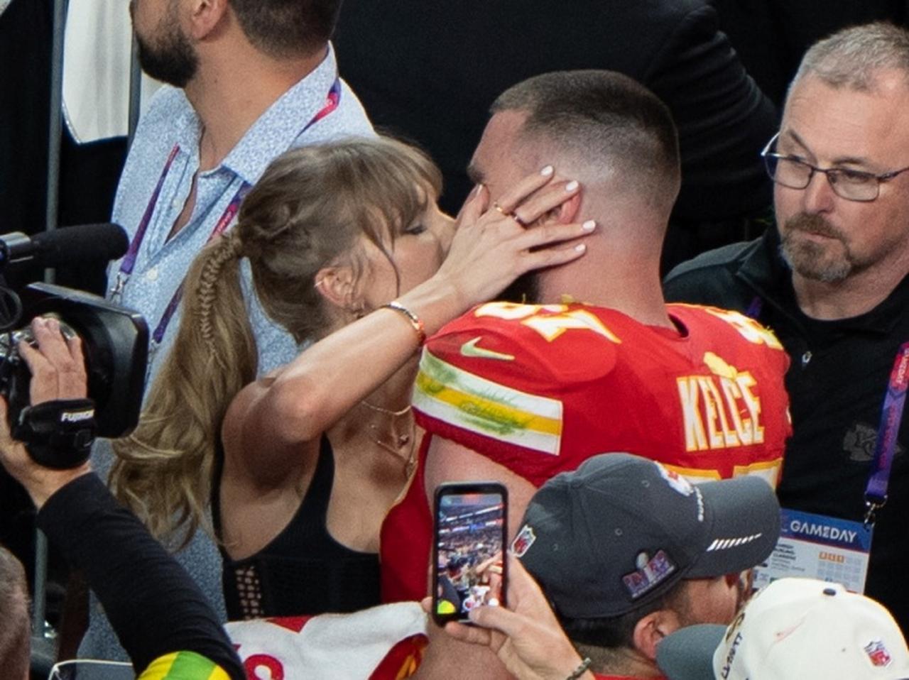 日本帰りのテイラー・スウィフトを「もてなす」ために恋人が使った金額が桁違い