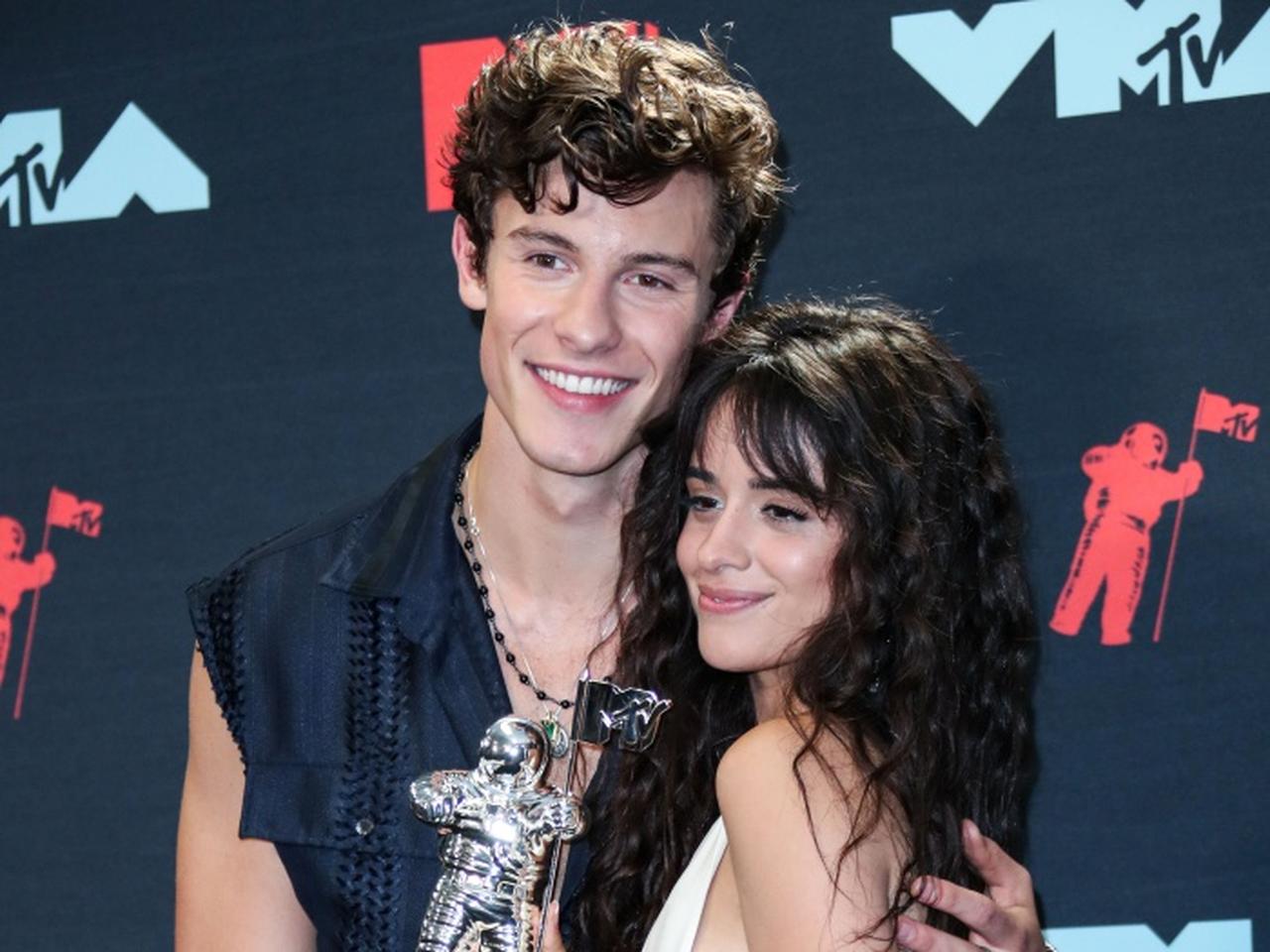 カミラ・カベロとショーン・メンデスが復縁?一緒にサッカー観戦