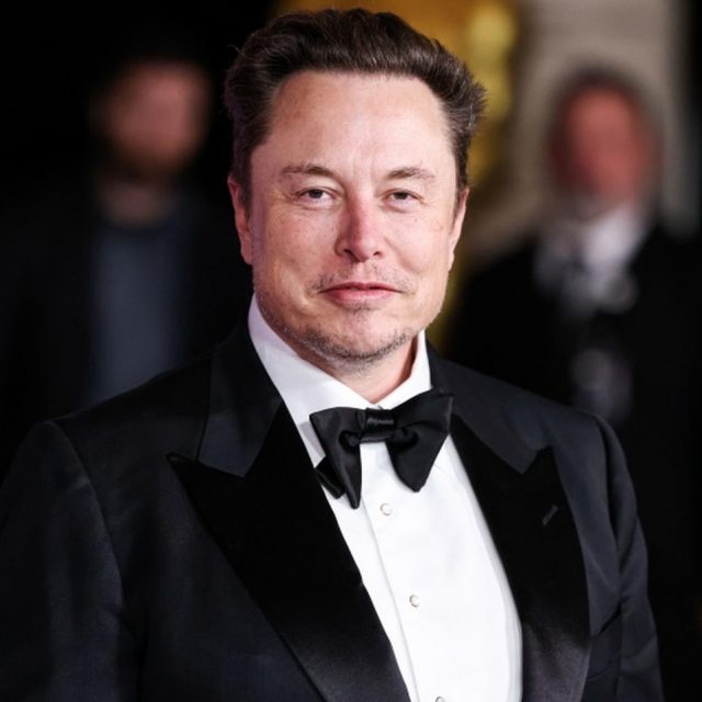 イーロン・マスクのトランスジェンダー娘、父の話は「作り話」と反論