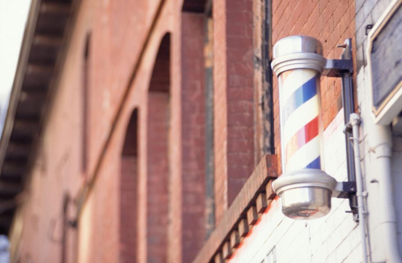 「思ってたのと違う」 NY高級美容院でショートにするも…!?