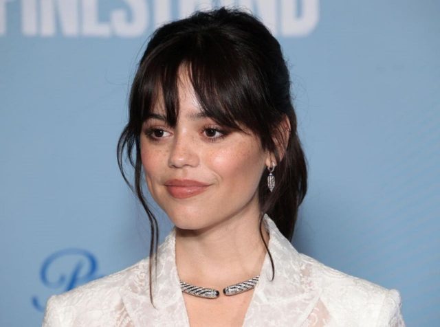 『ウェンズデー』主演、性的暴行疑惑で降板となった共演者について話す