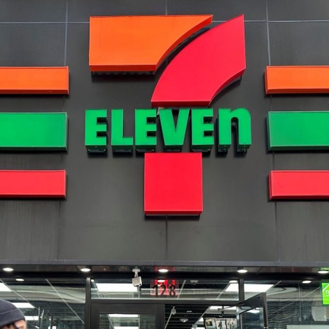 セブンイレブン、「条件を満たした人」のみ711日間コーヒーを無料にすると発表（米）