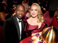 アデル、コンサートでしれっと「結婚」したことを発表