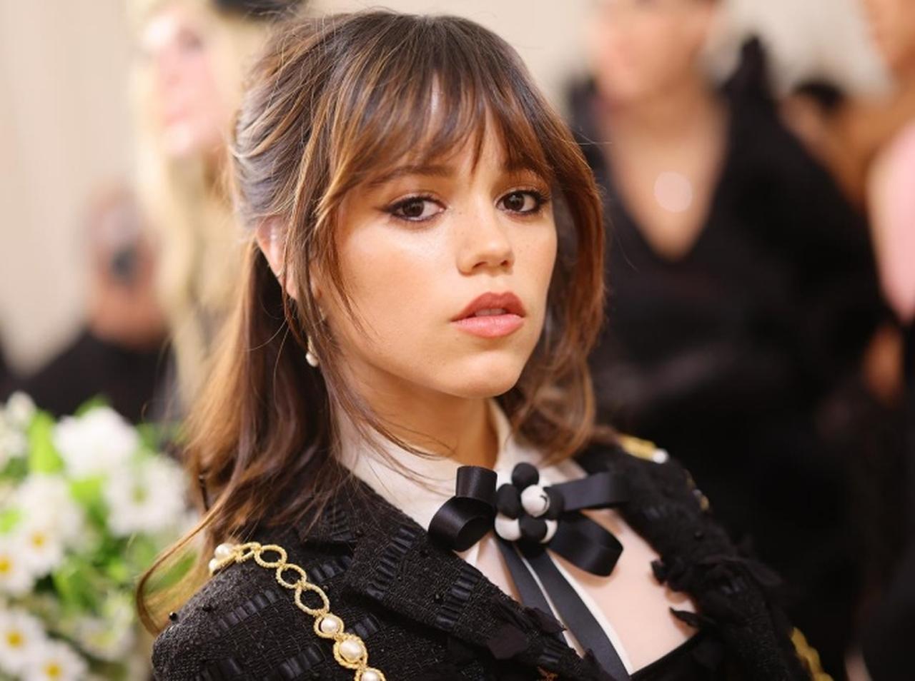 『ウェンズデー』シーズン2の撮影は順調?ジェナ・オルテガが明かす