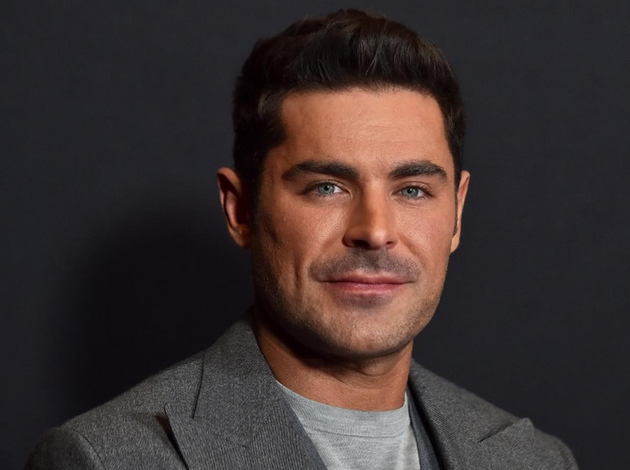 ザック・エフロンがスペインで緊急搬送、水中トラブルか