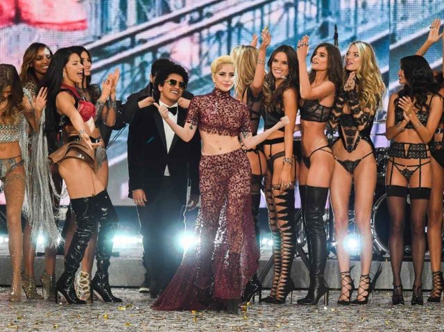 あの大御所シンガーが出演！ヴィクシーショーのパフォーマー第1弾