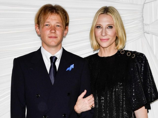 ケイト・ブランシェット、20歳の子どもと珍しく公の場に登場