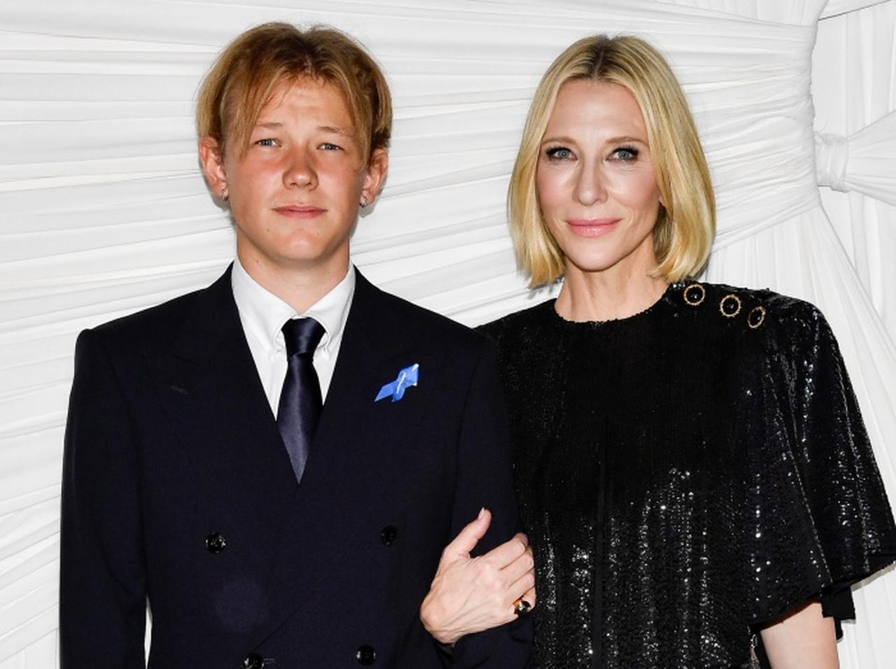 ケイト・ブランシェット、20歳の子どもと珍しく公の場に登場