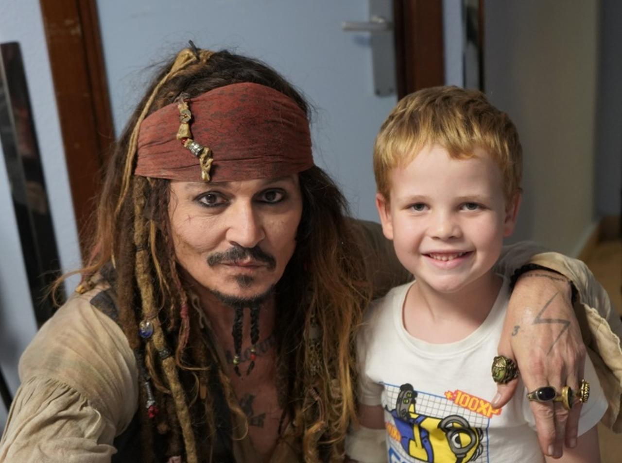 ジョニー・デップ、久しぶりにジャック・スパロウに変身して向かった場所は?