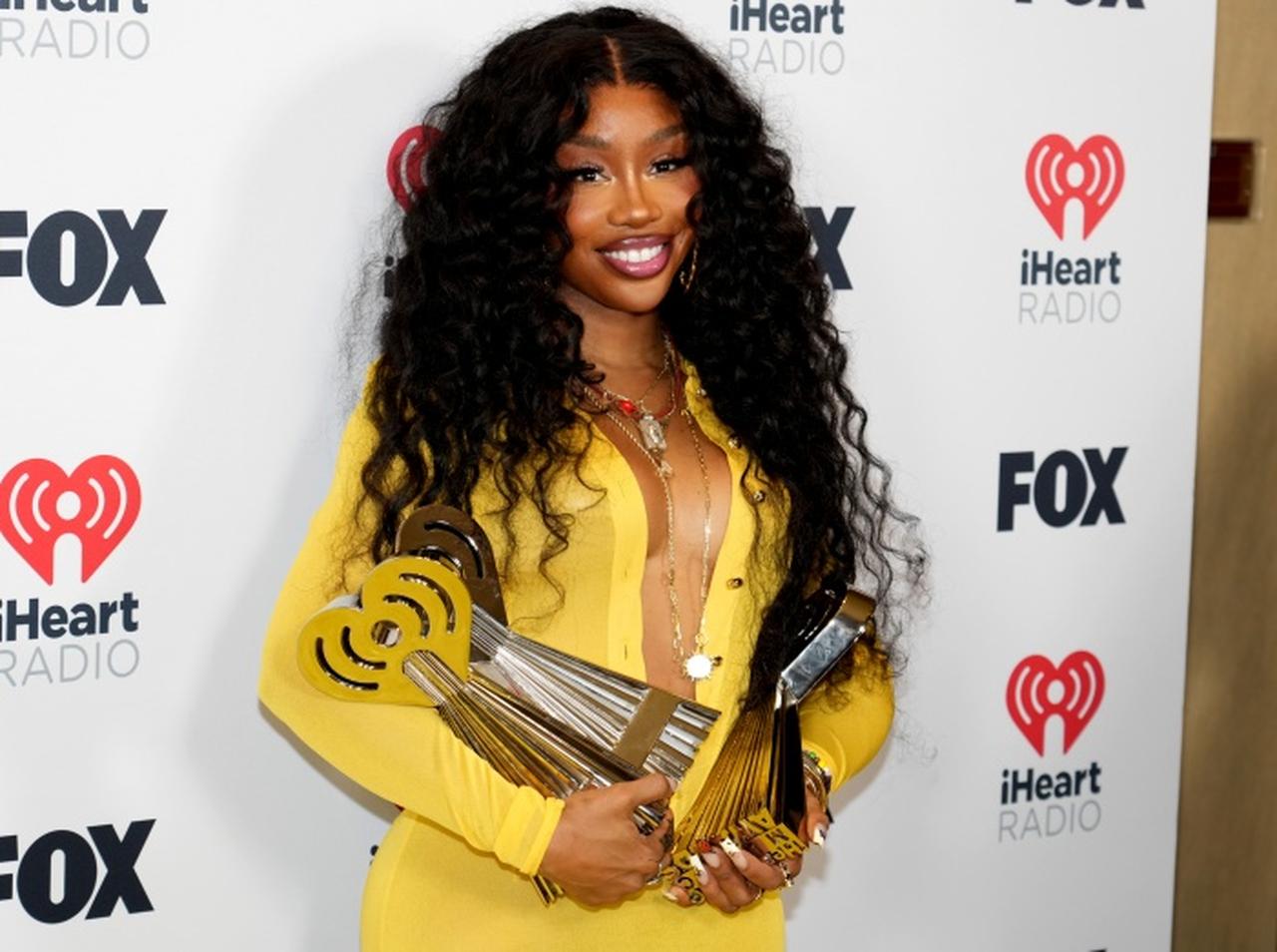 シザ、“豊尻術”を受けたことを告白するも「バカだった」と話す