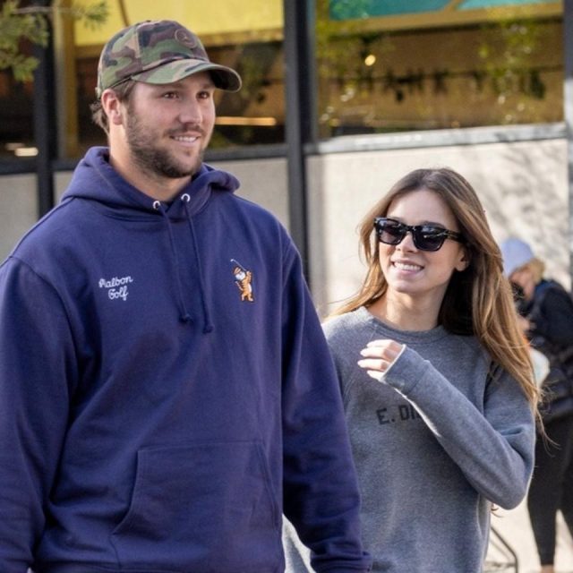 ヘイリー・スタインフェルドがNFL選手と婚約