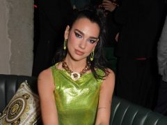 デュア・リパ、来日中は「日本のお菓子」に夢中