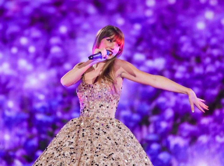 テイラー・スウィフト、1,500万円のボーナスと共に添えられた手書きの手紙