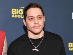 アリアナ・グランデ元婚約者、200個近くのタトゥーを消す